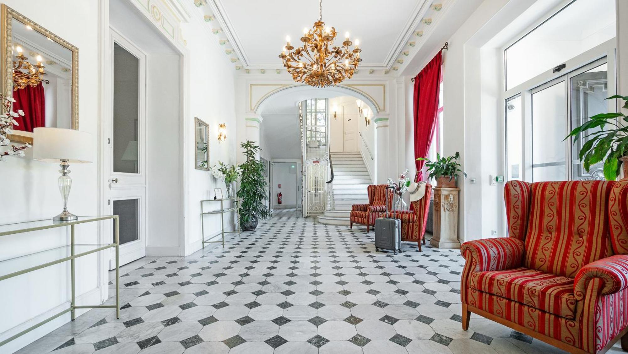 Hotel Les Tourelles Sainte-Maxime Dış mekan fotoğraf